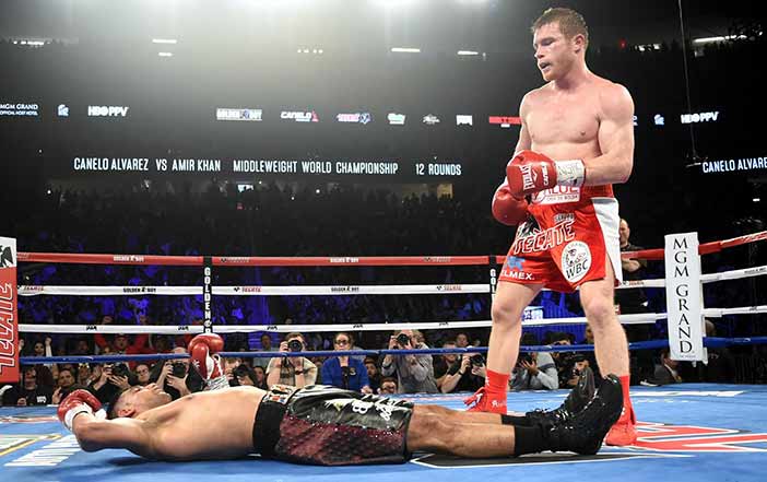 SAUL ALVAREZ VS AMIR KHAN (PHOTO CREDIT: NAOKI FUKUDA)