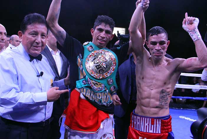 REY VARGAS VS FRANKLIN MANZANILLA (PHOTO CREDIT: SUMIO YAMADA)